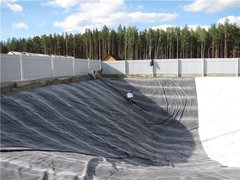 укладка геомембраны