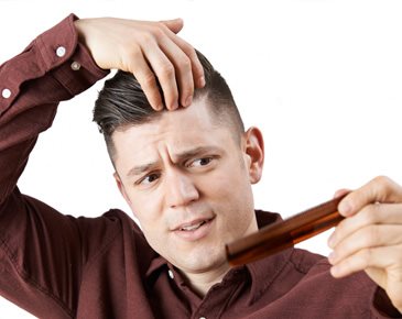 Выпадение волос с головы человека thumbnail
