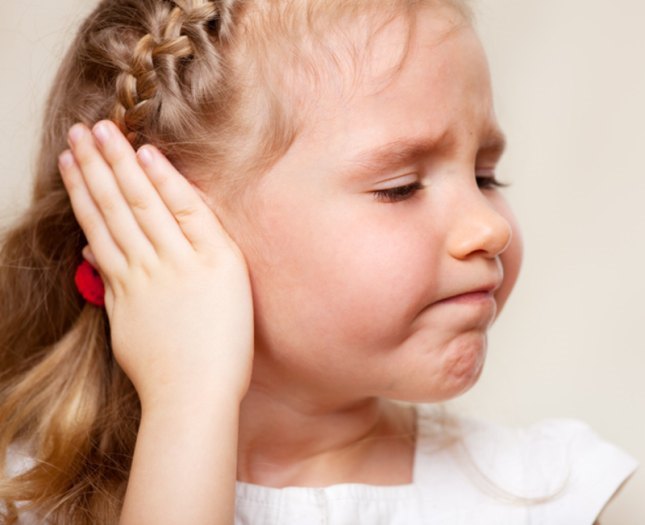 Выделения из уха у ребенка