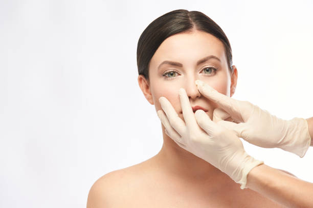Как визуально уменьшить нос с помощью макияжа